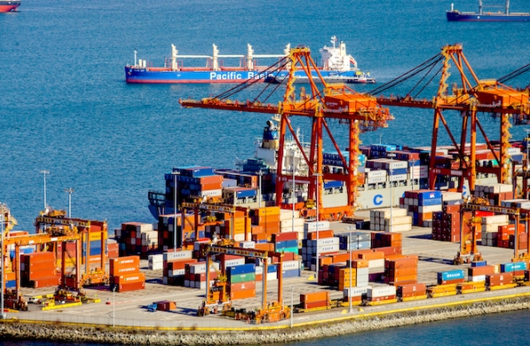 天津港正加速向智慧港口轉(zhuǎn)型，這為出口海運(yùn)貨代行業(yè)帶來(lái)了機(jī)遇