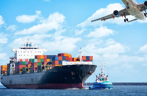 天津海運促進了南北經(jīng)濟文化交流，也奠定了天津作為海港城市的雛形